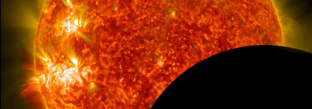 fotografía que muestra una fase de un Eclipse total de Sol